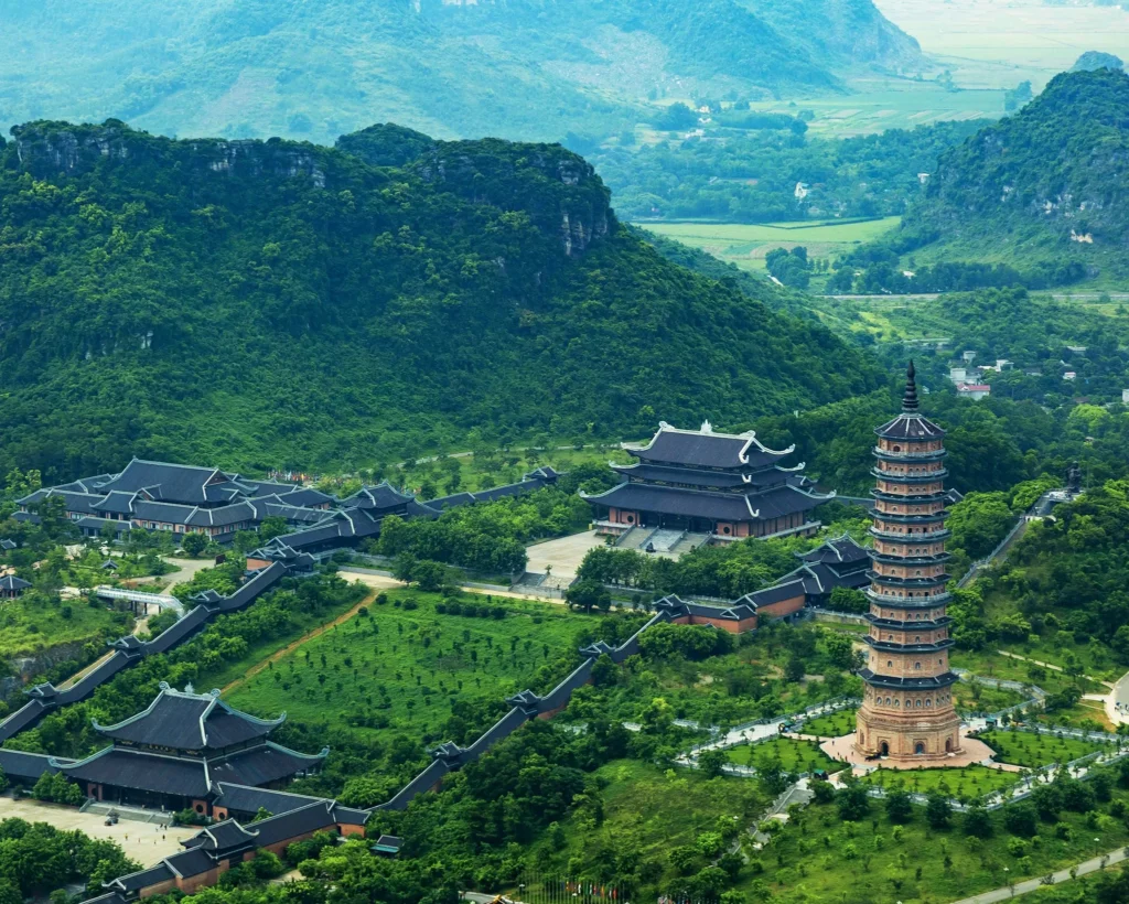 Bai dinh pagoda