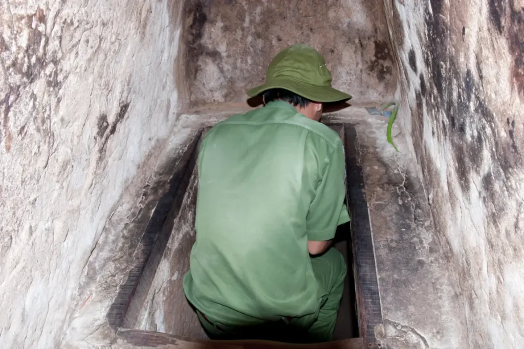 Cu chi tunnels