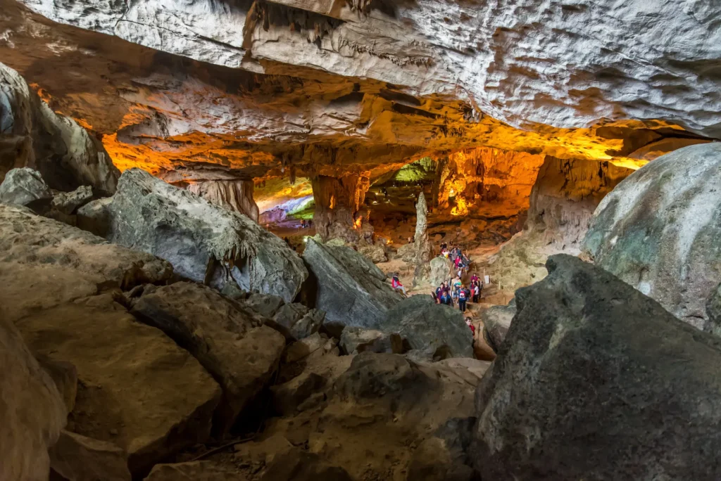 Vnh phong nha cave 00