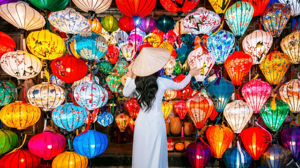 Vietnam woman hoi an ancient lantern 0