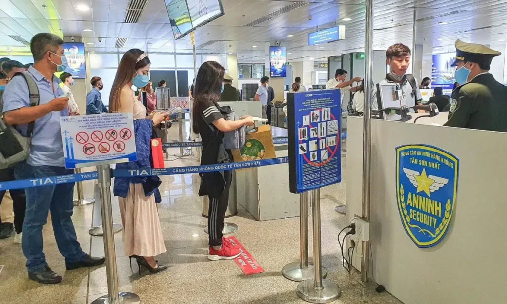 VN require mandatory health declarations