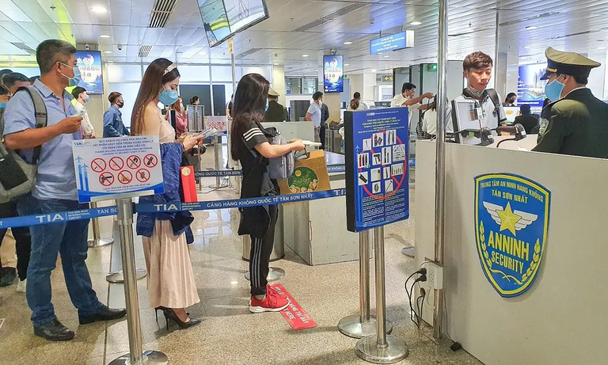 VN require mandatory health declarations